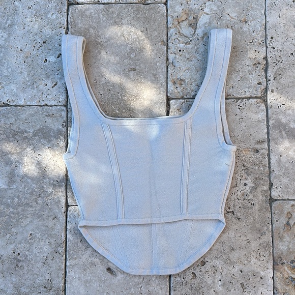 ARITZIA Crop Top - Picture 2 of 3